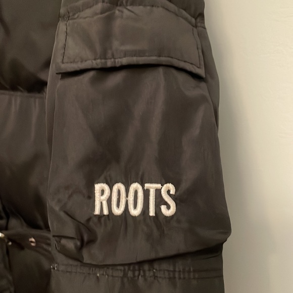 Roots winter jacket. Size small. - Picture 7 of 11